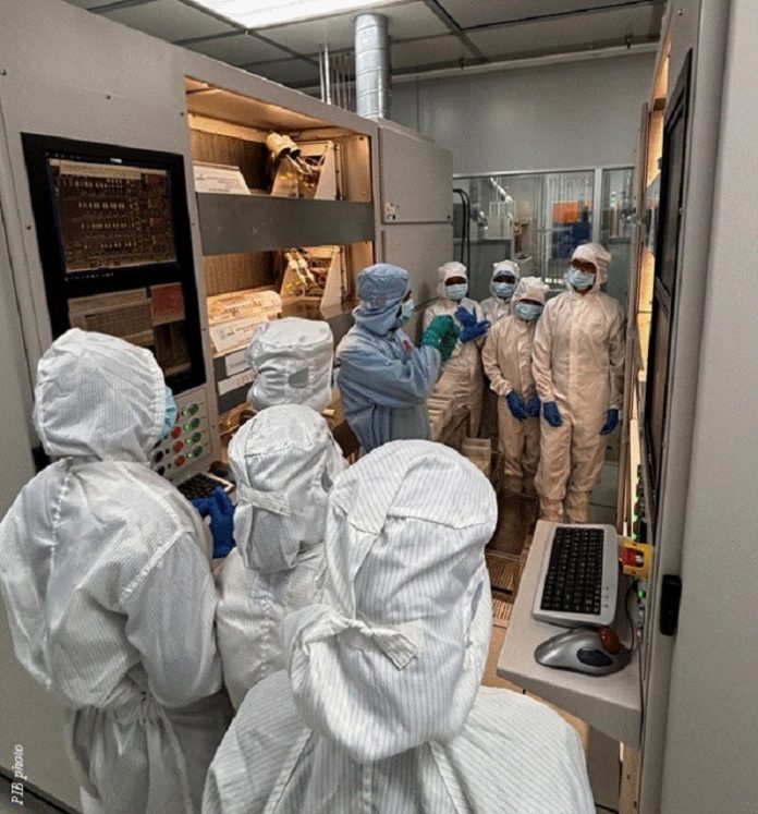Semiconductor training 02